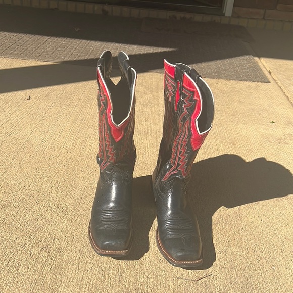 Cowboy boots size 8 ariats - Picture 1 of 4